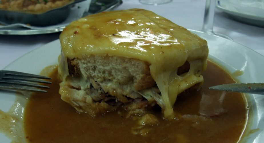 Francesinha, spécialité culinaire de Porto