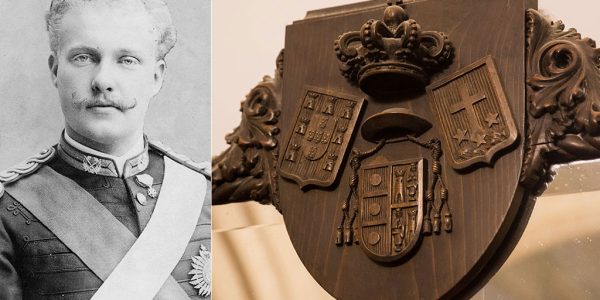 Le roi Dom Carlos I. C'est sous son règne que le palais sera construit. A droite, le blason de Buçaco.