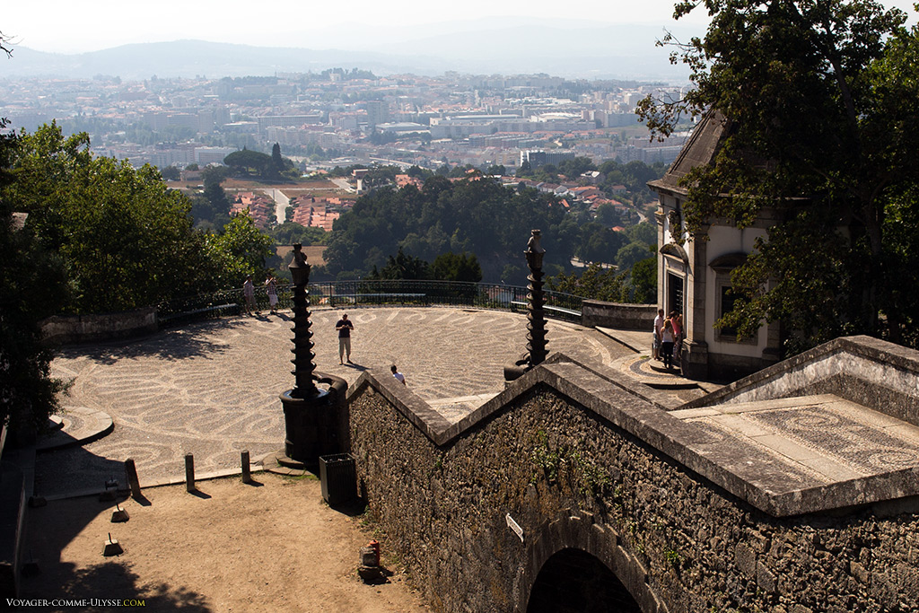 Du haut de la colline, la vue sur Braga est époustouflante.