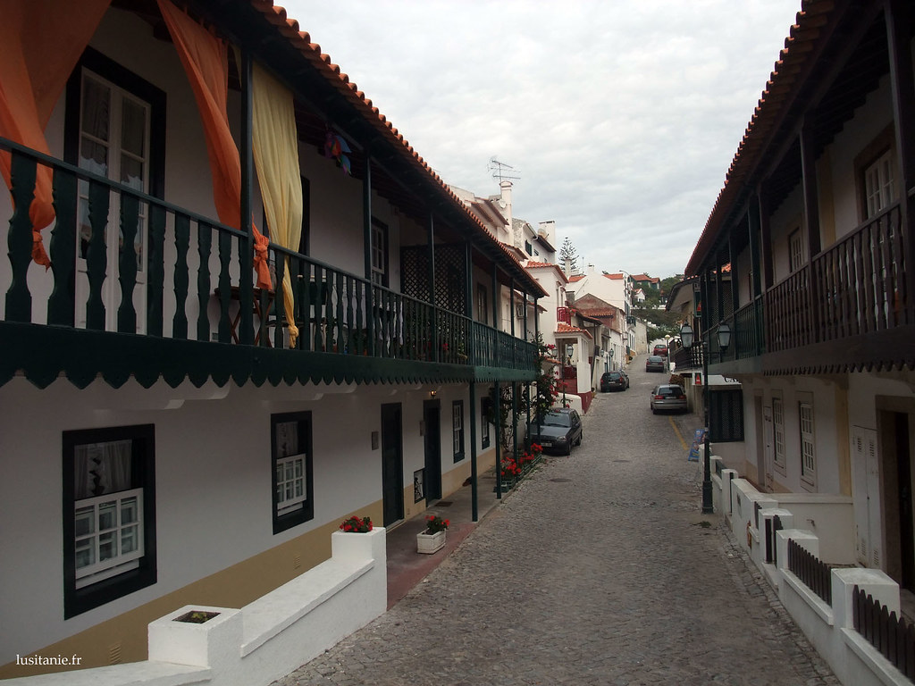 Maisons typiques de São Pedro de Moel. Je les trouve vraiment esthétiques, et sont ce que je préfère en architecture: un véritable héritage historique, mêlé aux avancées de notre temps.