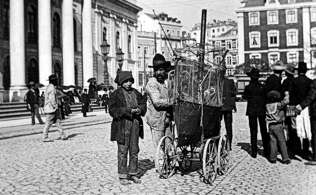 Vendeur ambulant au début du XXe siècle, à Lisbonne