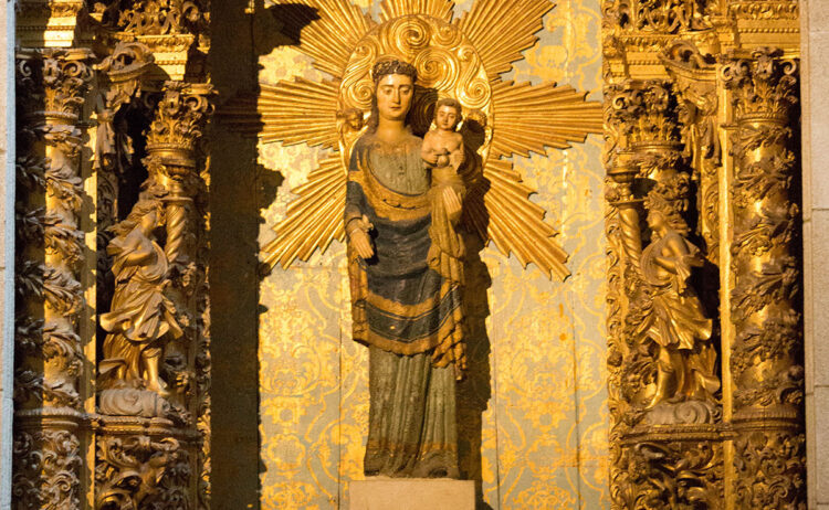Statue de Notre Dame de Vendôme