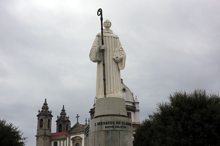 Statue de Bernard de Clairvaux