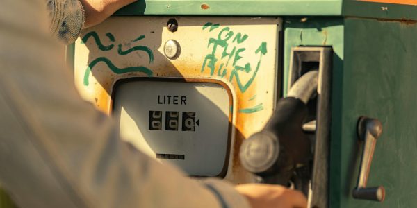 Le gouvernement assouplit temporairement l’ISP sur les carburants (et autres infos)