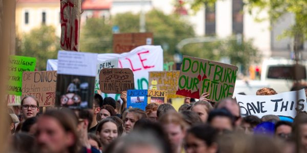 Une grève de la fonction publique perturbe santé, écoles et tribunaux (et autres infos)