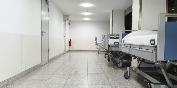 Le gouvernement veut mieux payer les médecins des urgences (et autres infos)