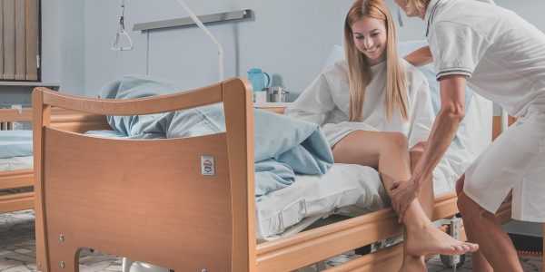Les soins intensifs manquent de lits ouverts faute d’infirmiers (et autres infos)