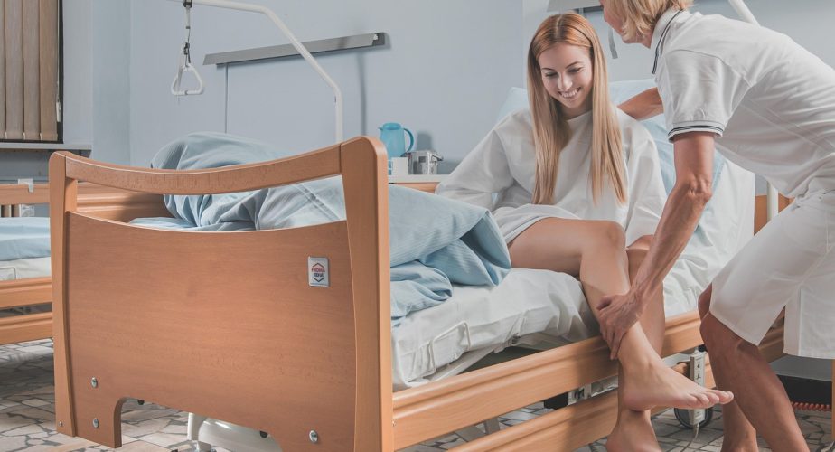 Les soins intensifs manquent de lits ouverts faute d’infirmiers (et autres infos)