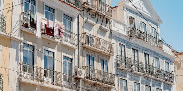 Au Portugal, la hausse de population alourdit un déficit estimé à près de 300 000 logements