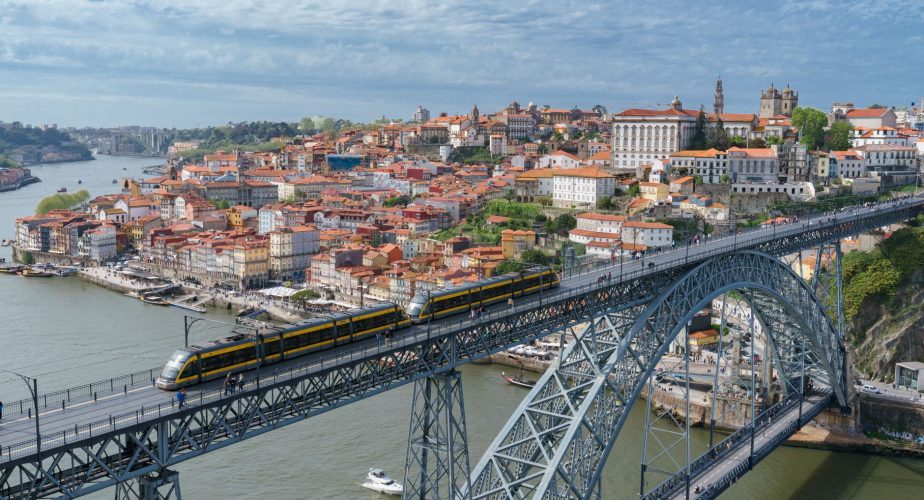 Le tourisme a pesé 11,8 % du PIB portugais en 2025, selon l’INE