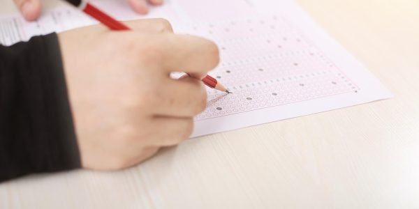 Examens nationaux au Portugal: la FENPROF veut porter plainte contre le ministre de l’Éducation