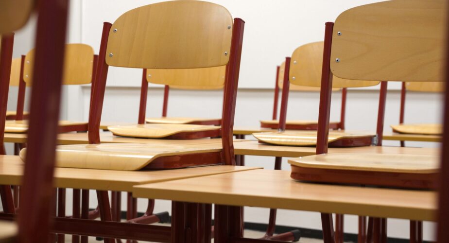 Au Portugal, 65 000 élèves restent sans professeur un mois après la rentrée
