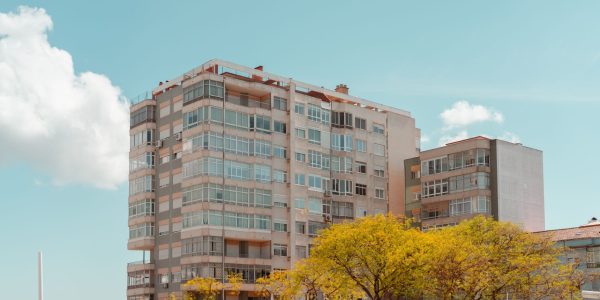 Réforme du bail urbain au Portugal: le texte franchit une première étape grâce à l’abstention du Chega