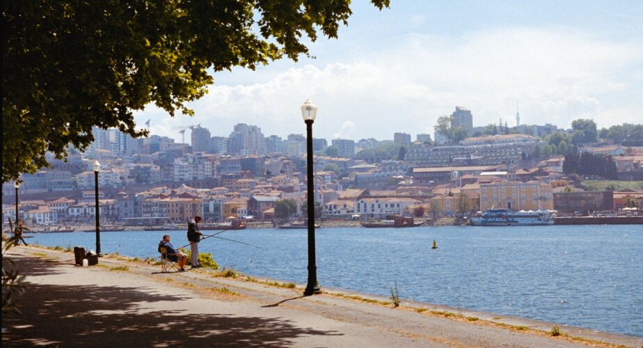 Affrontements à Porto: au moins 35 blessés lors de l’évacuation du campement pour le logement