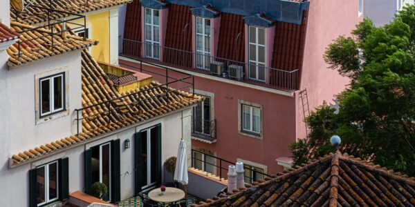 Mobilisation pour le logement: les campements tiennent à Lisbonne et Porto